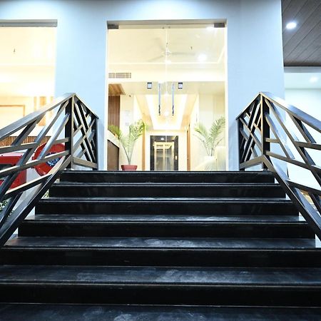The Janki Hotel Ayodhya Bagian luar foto