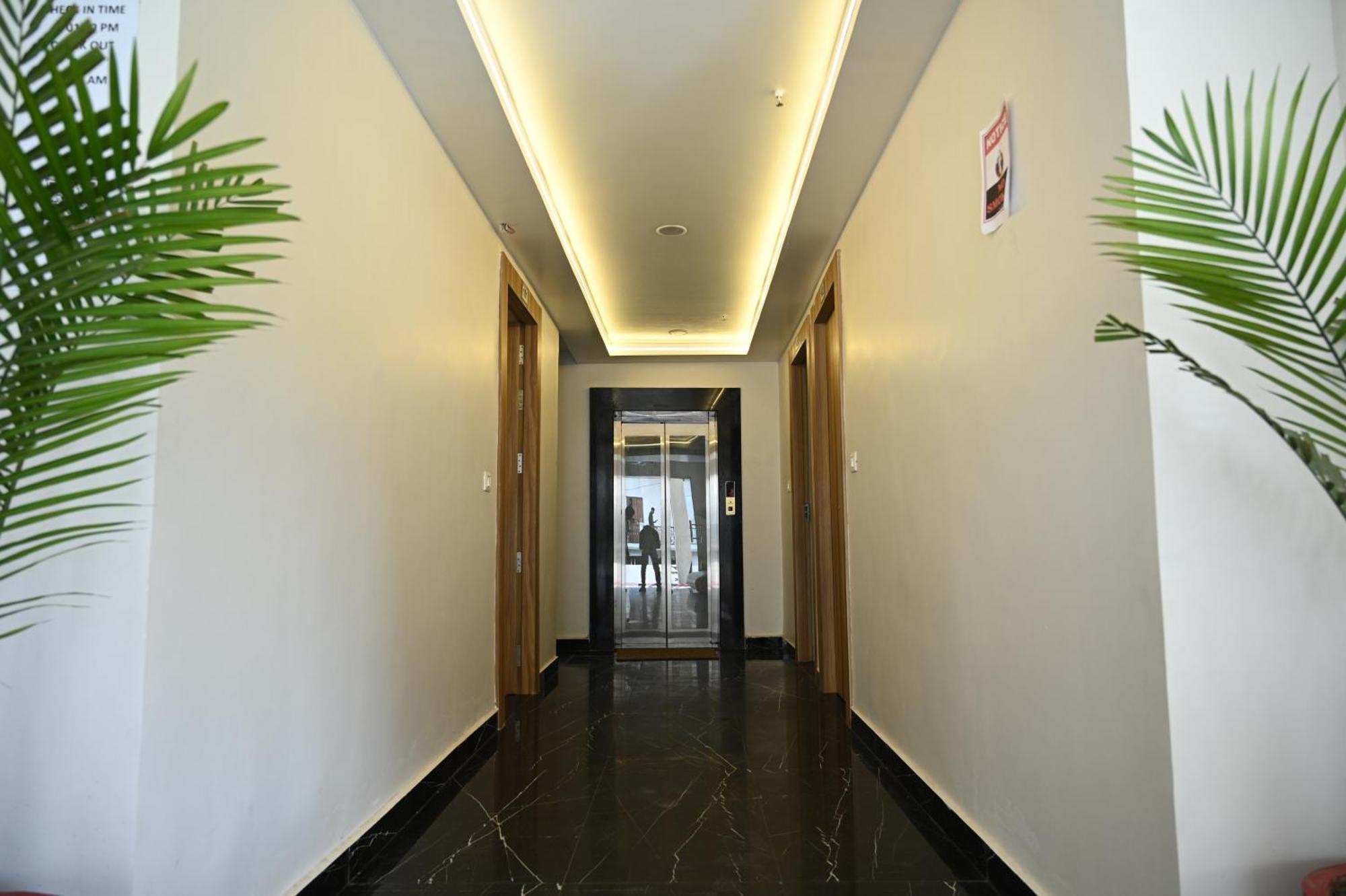 The Janki Hotel Ayodhya Bagian luar foto