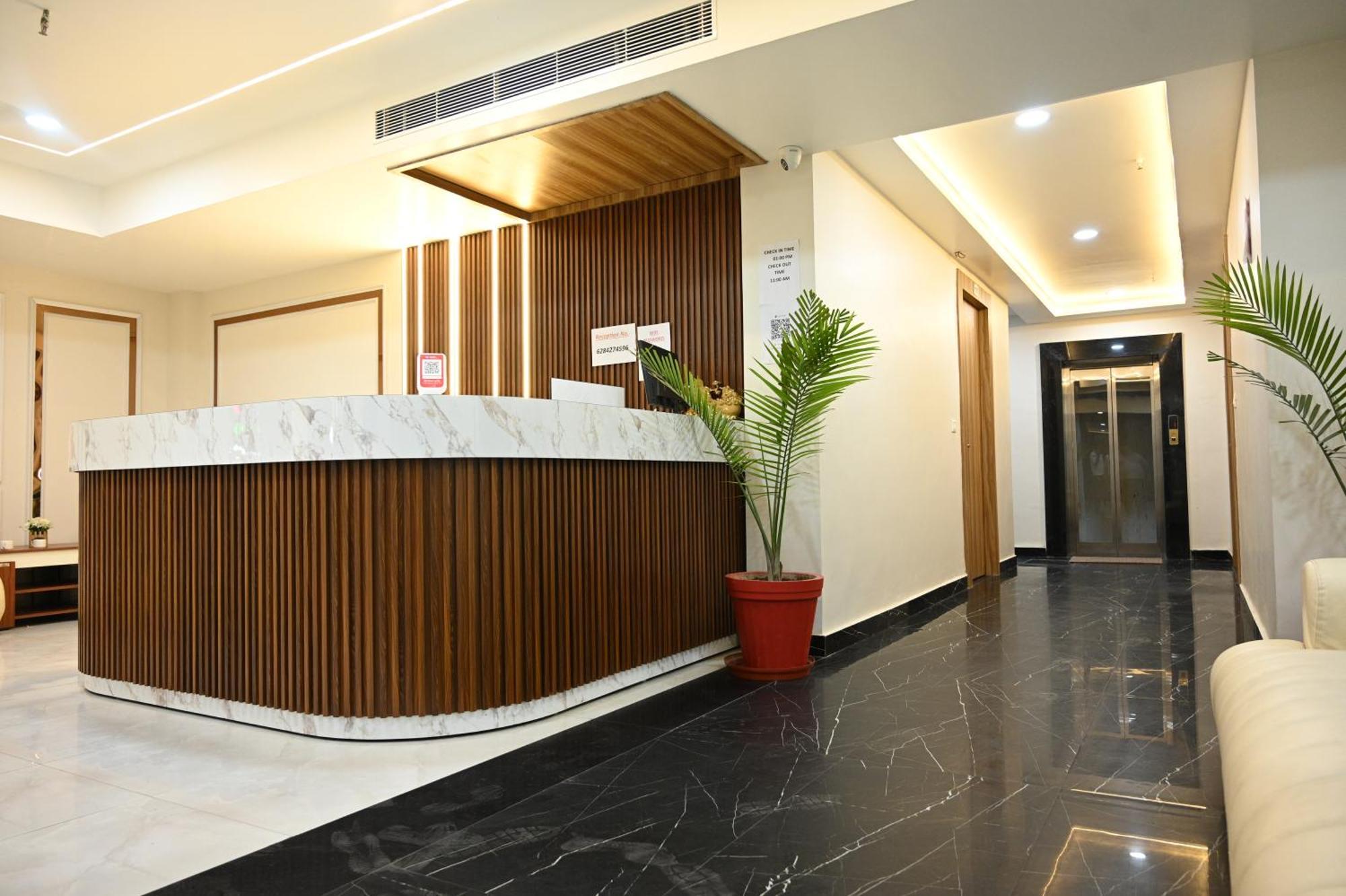 The Janki Hotel Ayodhya Bagian luar foto