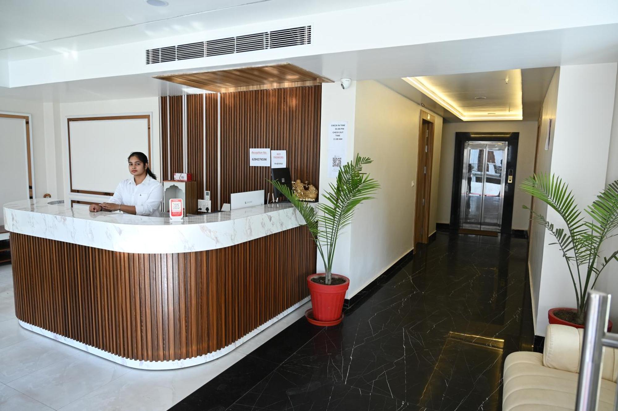 The Janki Hotel Ayodhya Bagian luar foto